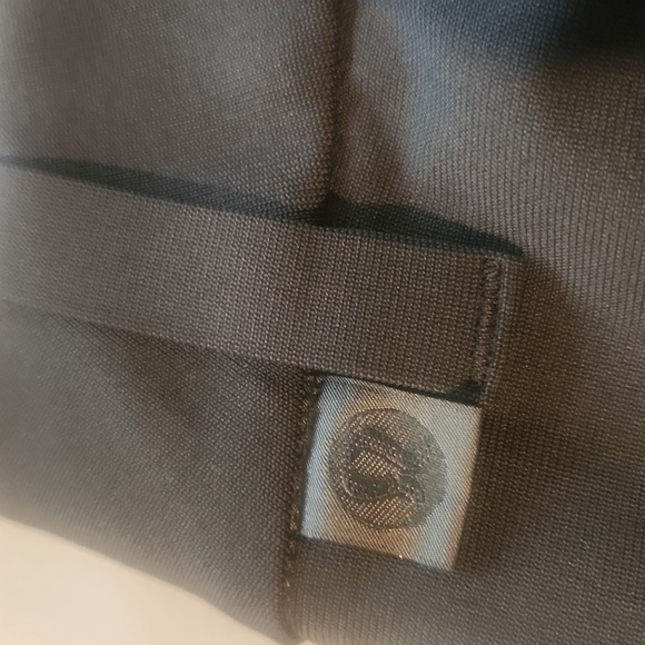 Lululemon Men's Gray Shorts - Picture 4 of 5